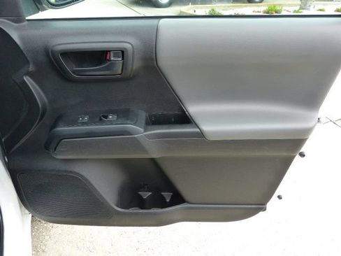 Used 2022 Toyota Tacoma SR RWD image 27