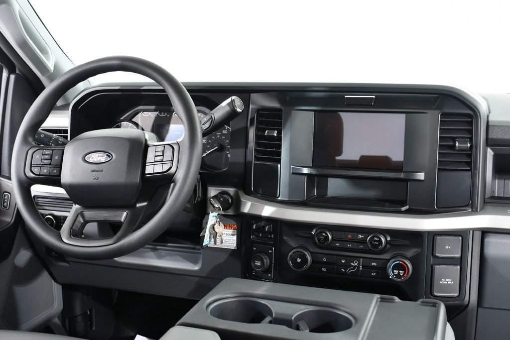 New 2027 Ford F350 XL w/ XL Driver Assist Package AWD/4WD image 8