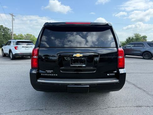 Used 2018 Chevrolet Suburban Premier RWD image 5