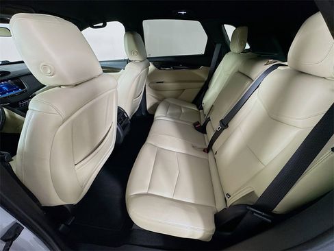 Used 2019 Cadillac XT5 FWD image 24