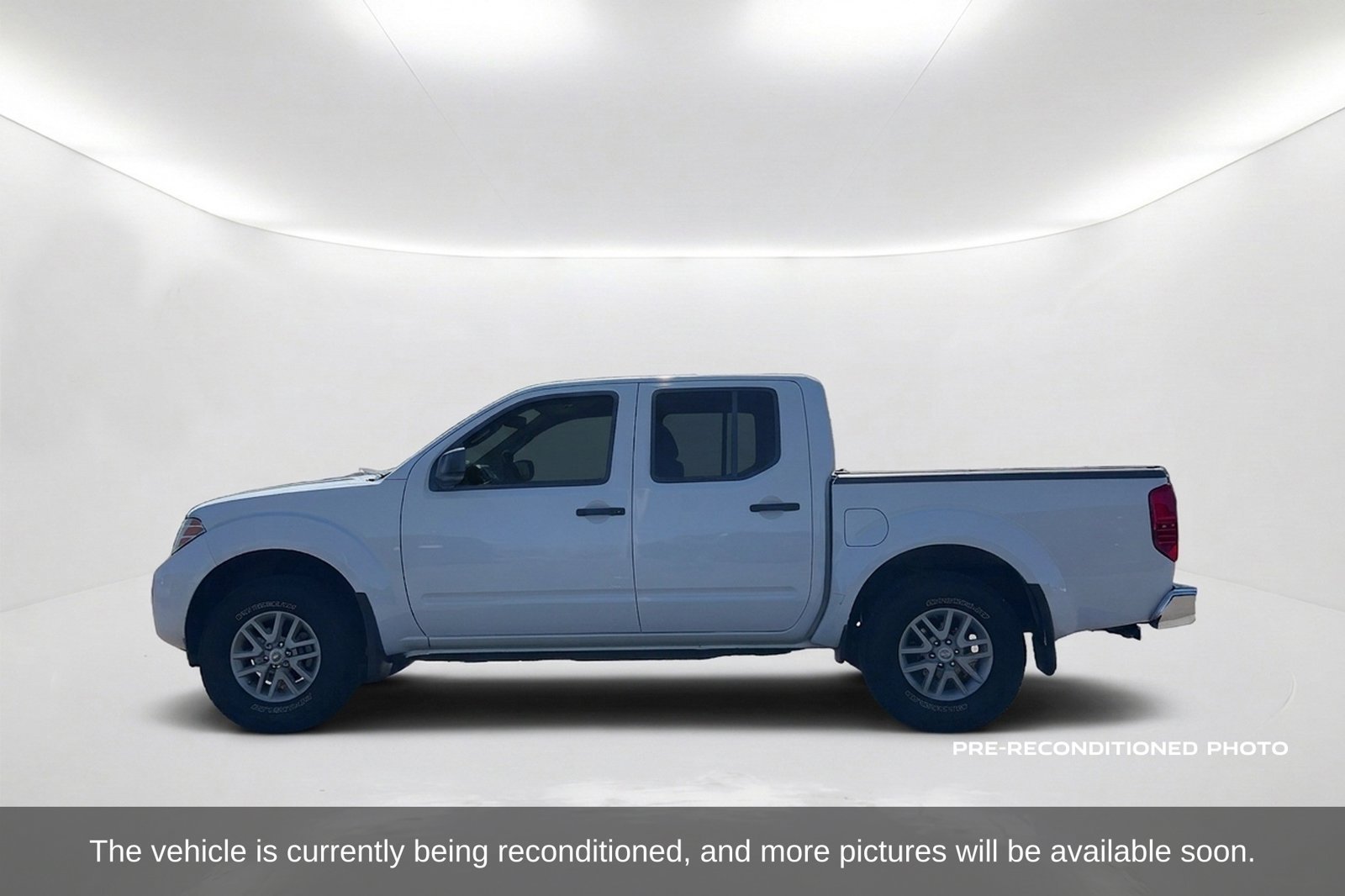 Used 2016 Nissan Frontier SV RWD image 9