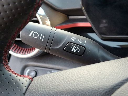 Used 2025 Chevrolet Trax RS w/ Driver Confidence Package image 24