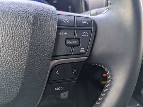Used 2025 Toyota Camry SE w/ Convenience Package FWD image 22