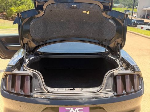 Used 2015 Ford Mustang Coupe RWD image 27