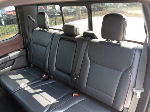 Used 2021 Ford F150 Lariat w/ Equipment Group 502A High AWD/4WD image 23