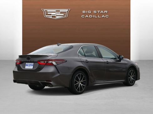 Used 2024 Toyota Camry SE image 5