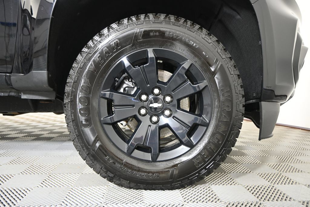 Used 2022 Chevrolet Colorado Z71 w/ Z71 Midnight Edition AWD/4WD image 12