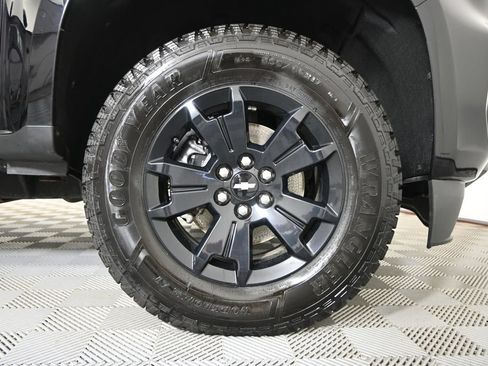 Used 2022 Chevrolet Colorado Z71 w/ Z71 Midnight Edition AWD/4WD image 12