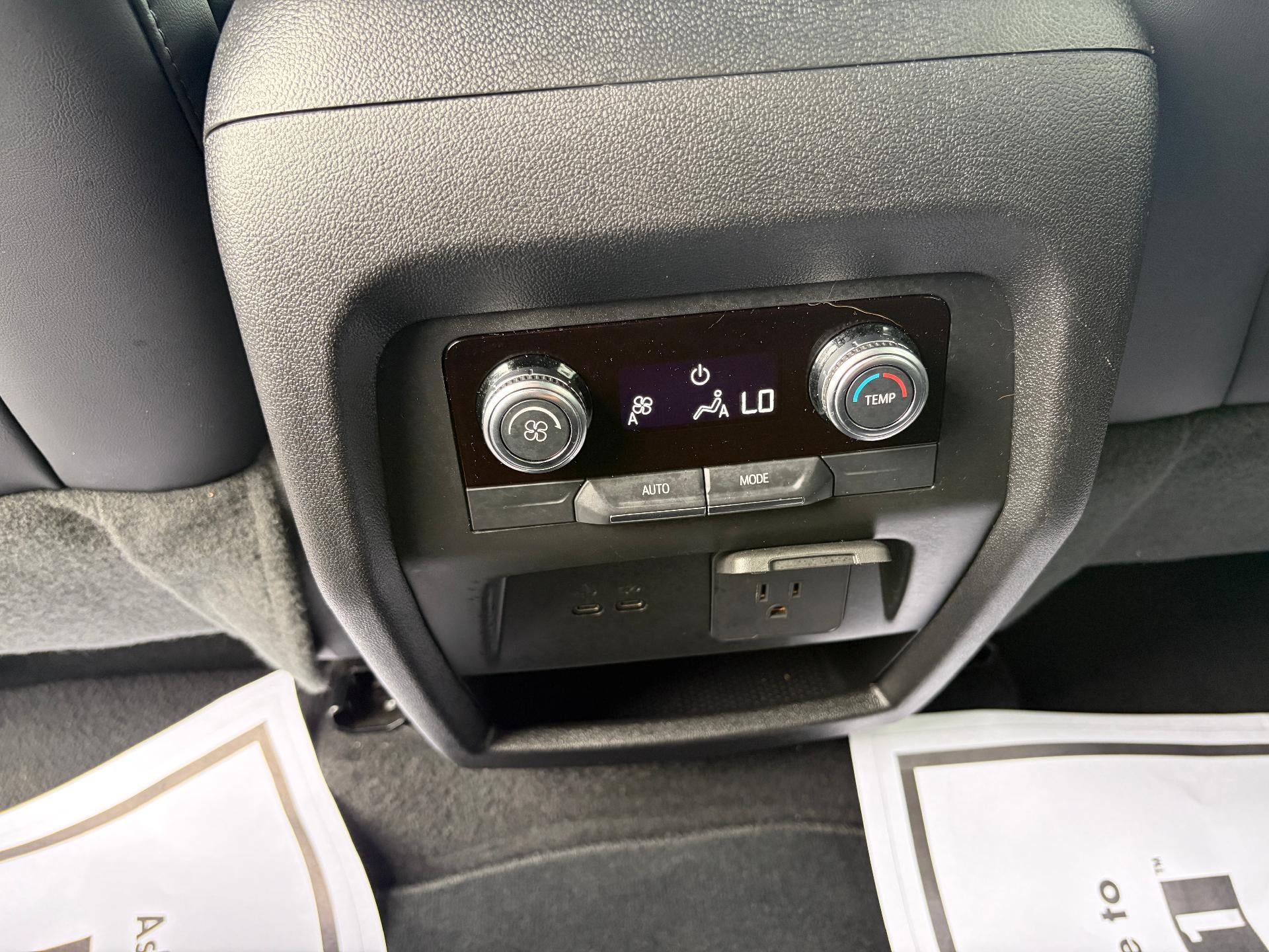 Used 2026 GMC Acadia Elevation w/ Elevation Premium Package FWD image 32