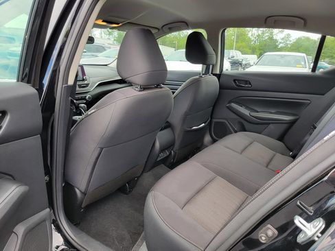 Used 2024 Nissan Altima 2.5 SV FWD image 13