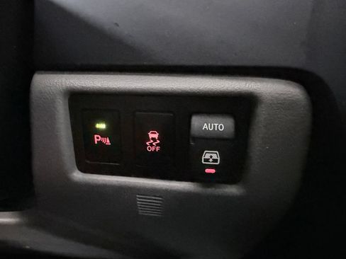 Used 2018 Toyota Sequoia Platinum AWD/4WD image 25