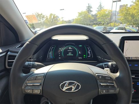 Used 2022 Hyundai Ioniq Limited image 25