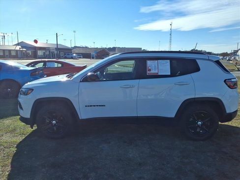 Used 2022 Jeep Compass Latitude image 19