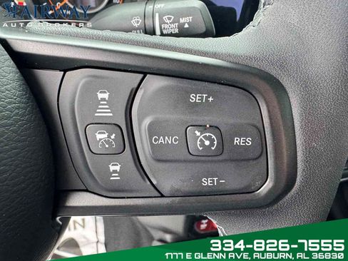 Used 2025 Jeep Gladiator Rubicon w/ Convenience Group image 19