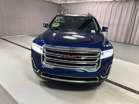 Used 2023 GMC Acadia SLE w/ Driver Convenience Package image 2