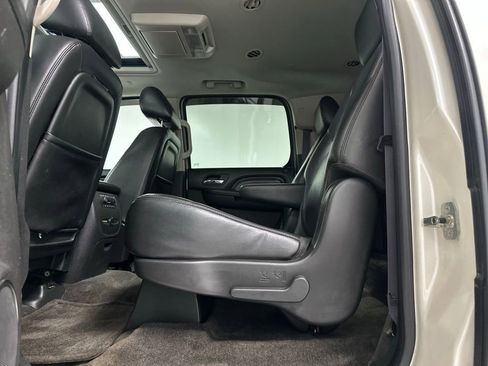 Used 2011 GMC Yukon XL Denali image 23