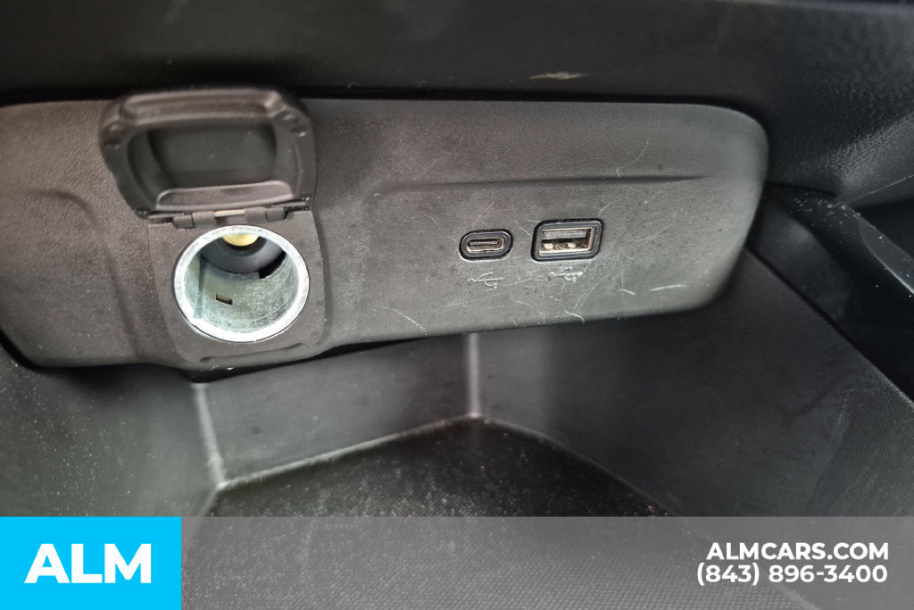 Used 2025 Chevrolet Trax LT FWD image 28