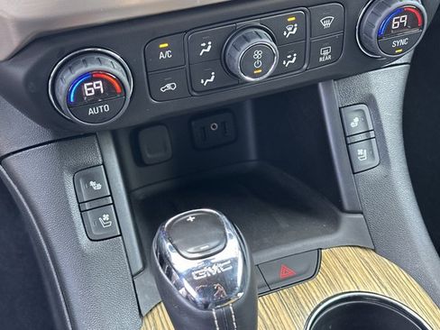 Used 2018 GMC Acadia Denali w/ Technology Package image 34