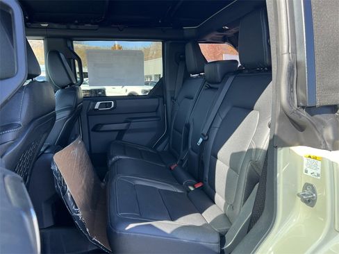 New 2025 Ford Bronco Big Bend w/ Black Diamond Package image 15