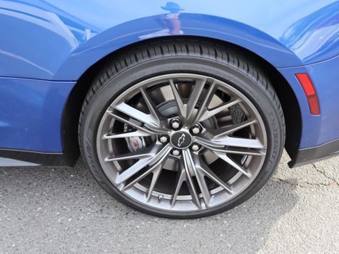 Used 2022 Chevrolet Camaro ZL1 RWD image 37