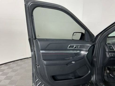 Used 2018 Ford Explorer Sport AWD/4WD image 13