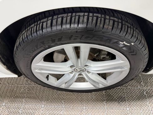 Used 2013 Volkswagen Passat TDI SEL Premium FWD image 11