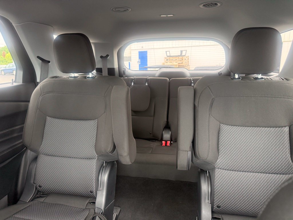 Used 2024 Ford Explorer XLT AWD/4WD image 27