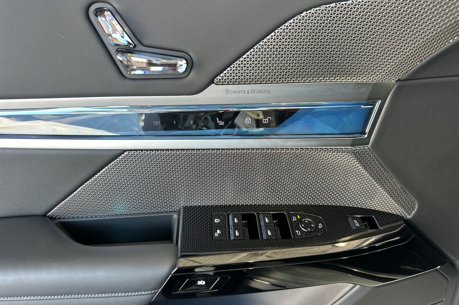 Certified 2024 BMW i7 xDrive60 RWD image 12