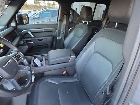 Used 2024 Land Rover Defender 130 X-Dynamic SE image 9