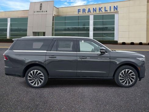 New 2026 Lincoln Navigator L Black Label AWD/4WD image 8