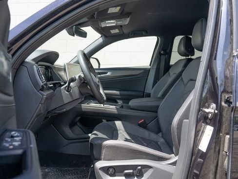 Used 2024 Volkswagen Atlas Cross Sport SE AWD/4WD image 17