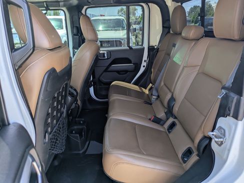 Used 2020 Jeep Gladiator Rubicon AWD/4WD image 29
