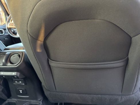 Used 2019 Jeep Wrangler Unlimited Sahara w/ Cold Weather Group image 34