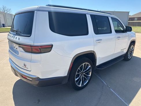 Used 2022 Jeep Wagoneer Series II w/ Premium Group I AWD/4WD image 5