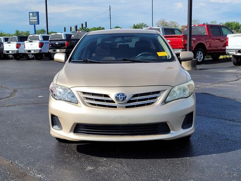 Used 2013 Toyota Corolla LE FWD image 9
