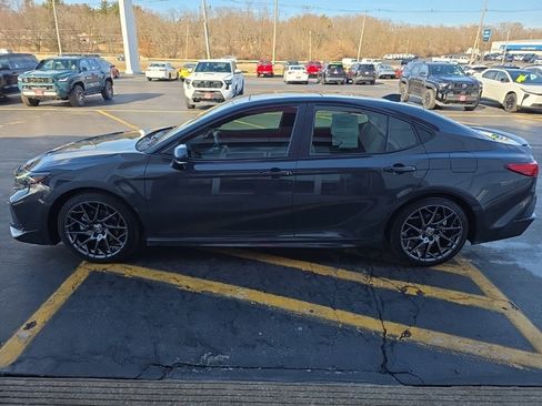 Used 2025 Toyota Camry XSE image 8