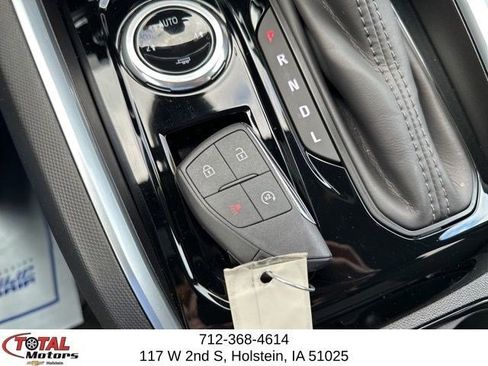Used 2025 Chevrolet Colorado LT w/ Advanced Trailering Package AWD/4WD image 17