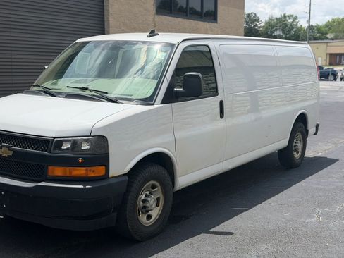 Used 2018 Chevrolet Express 2500 Extended w/ Driver Convenience Package RWD image 28
