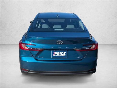 Used 2025 Toyota Camry LE image 6