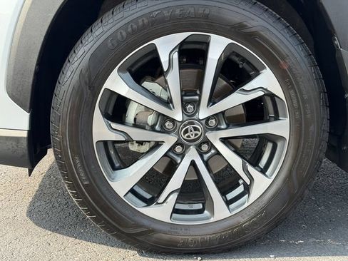Certified 2025 Toyota Corolla Cross XLE w/ Convenience Package AWD/4WD image 11