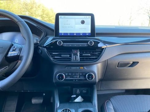 Used 2025 Ford Escape ST-Line image 25