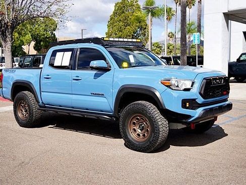 Used 2019 Toyota Tacoma TRD Off-Road w/ Technology Package image 6