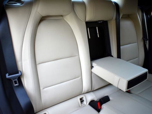 Used 2015 Mercedes-Benz CLA 250 image 42