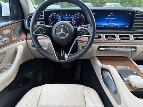Used 2024 Mercedes-Benz GLE 450 4MATIC image 2