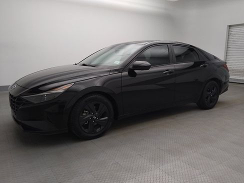 Used 2021 Hyundai Elantra SEL w/ Cargo Package image 2