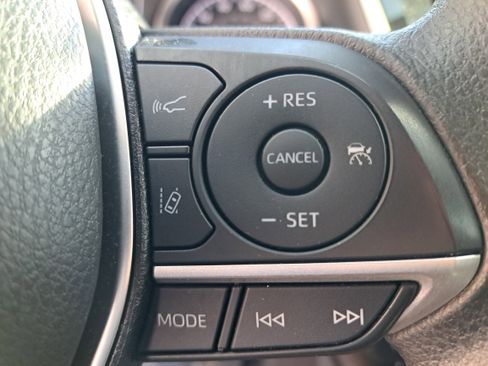 Used 2022 Toyota Camry LE image 19