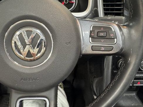 Used 2019 Volkswagen Beetle 2.0T SE FWD image 24