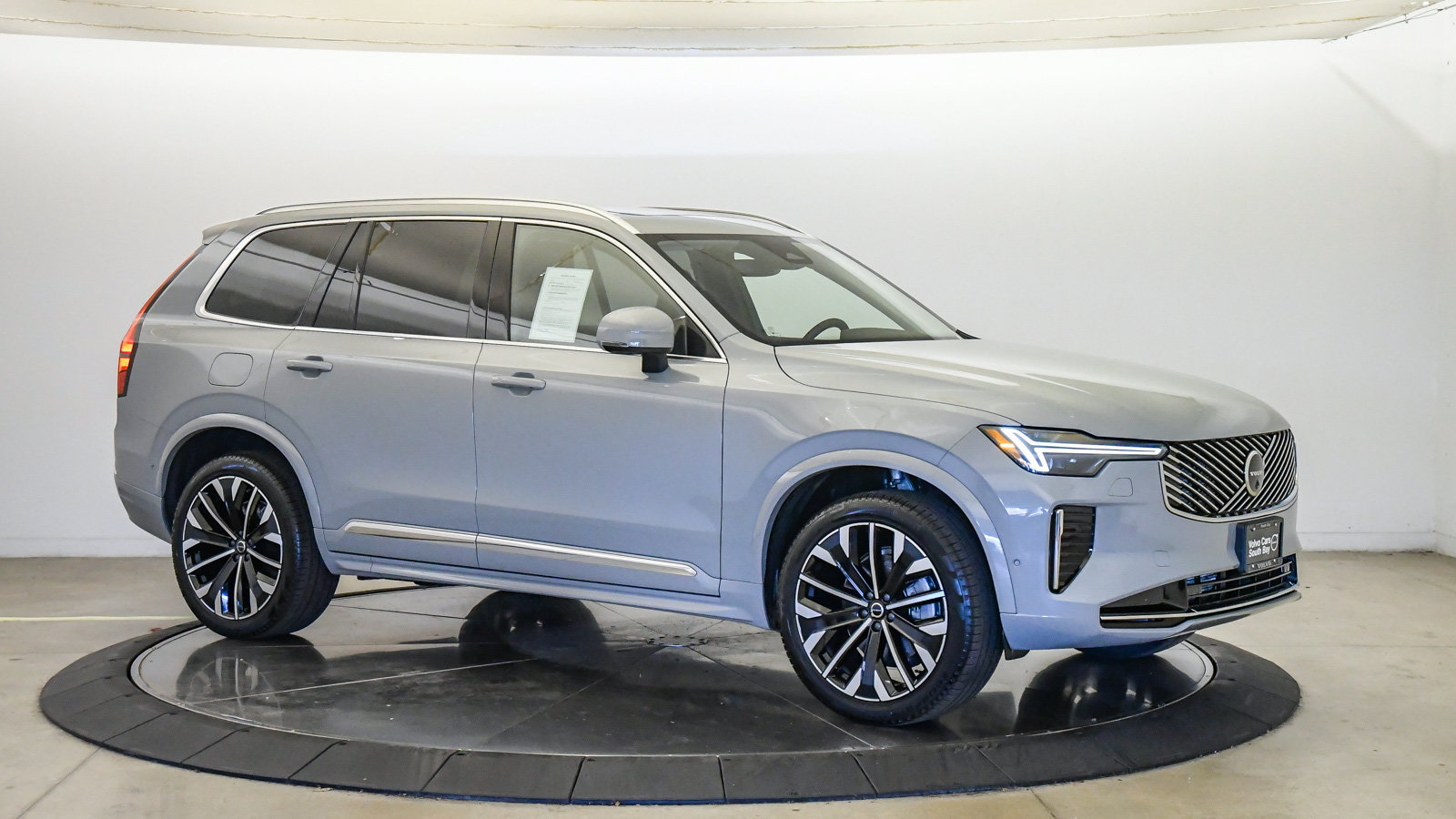 Certified 2026 Volvo XC90 B6 Plus AWD/4WD image 6