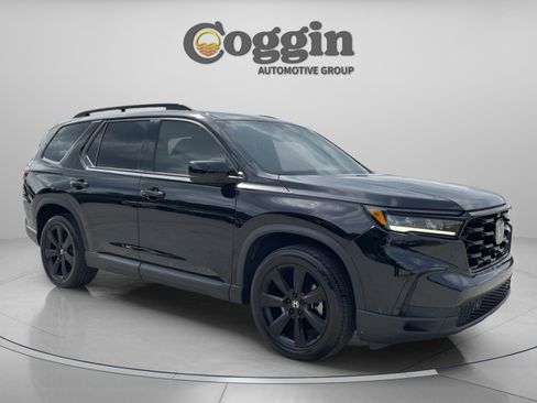 Certified 2025 Honda Pilot Black Edition image 8
