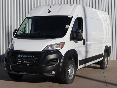 New 2026 RAM ProMaster 2500 w/ Convenience Group image 12